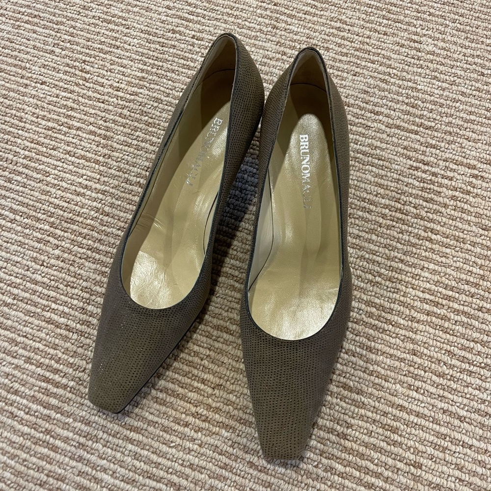 NWOB Bruno Magli neutral pumps, size 7